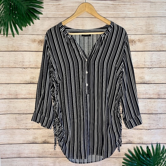 le chateau Tops - Le Chateau Vertical Striped Tunic - Medium
